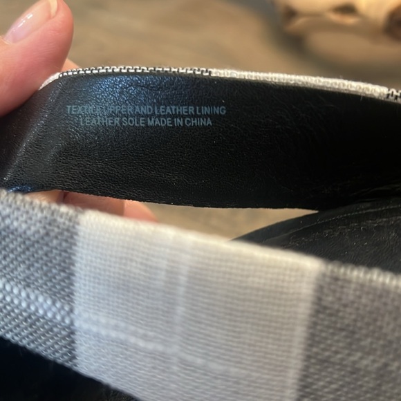 AD and Daughters black and white plaid with bow high heel slip one - Picture 9 of 12